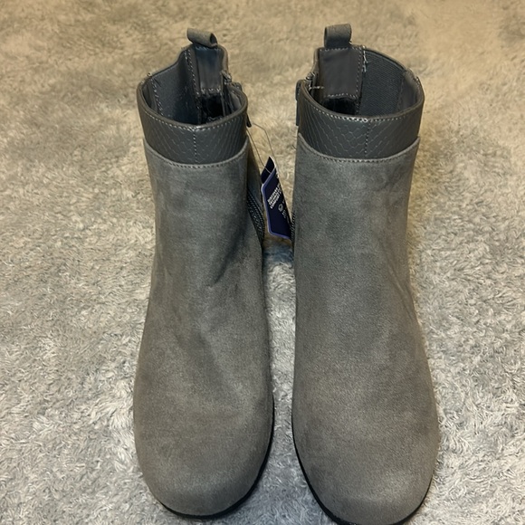 NEW Croft & Barrow Ortholite Suede Gray Ankle Boots Women’s, Size 8M - Picture 15 of 16